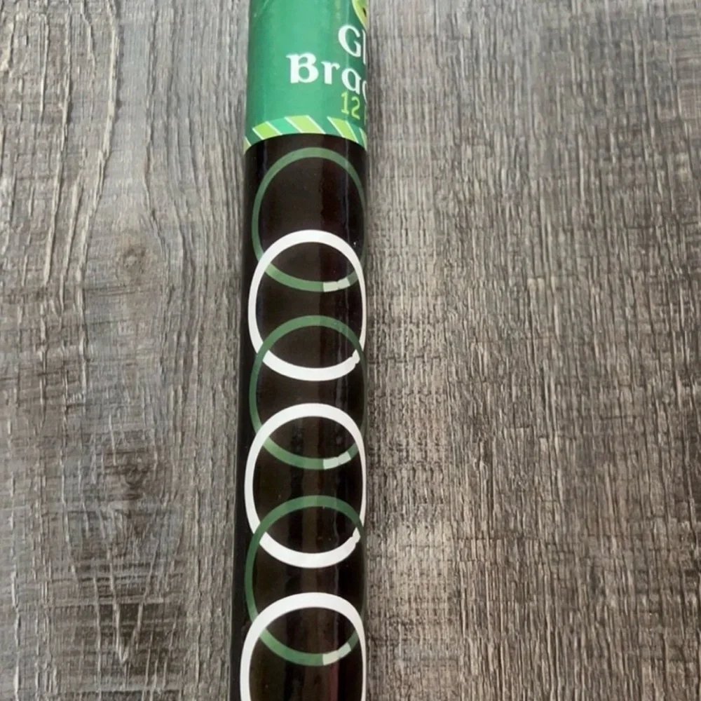 💞 New 12-Pack of Green & White Day Glow Stick Bracelets